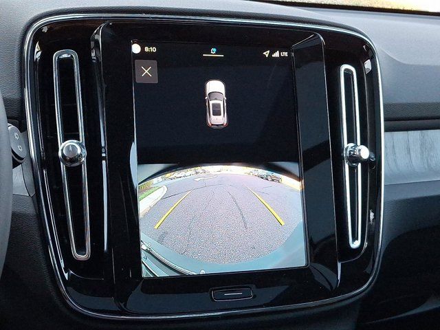 2026 Volvo XC40 Core