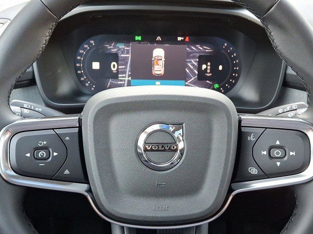 2026 Volvo XC40 Core