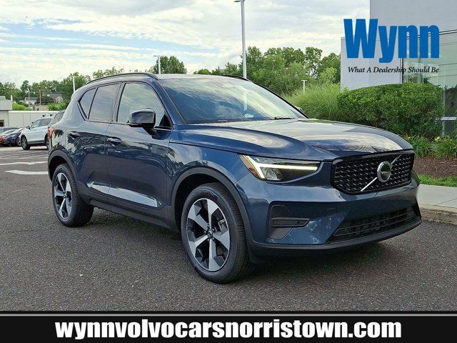 2026 Volvo XC40 Core