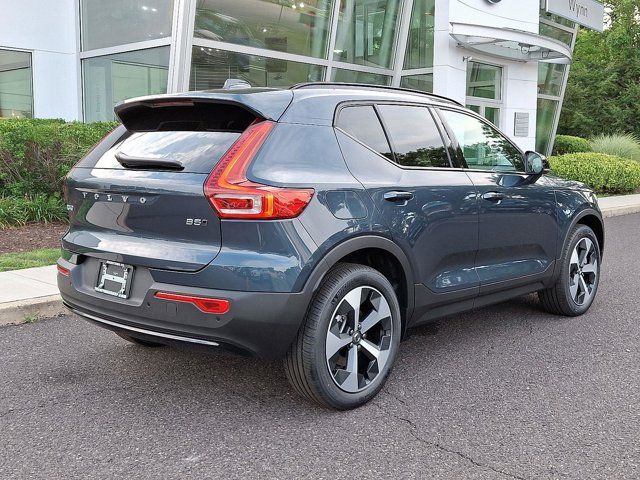2026 Volvo XC40 Core