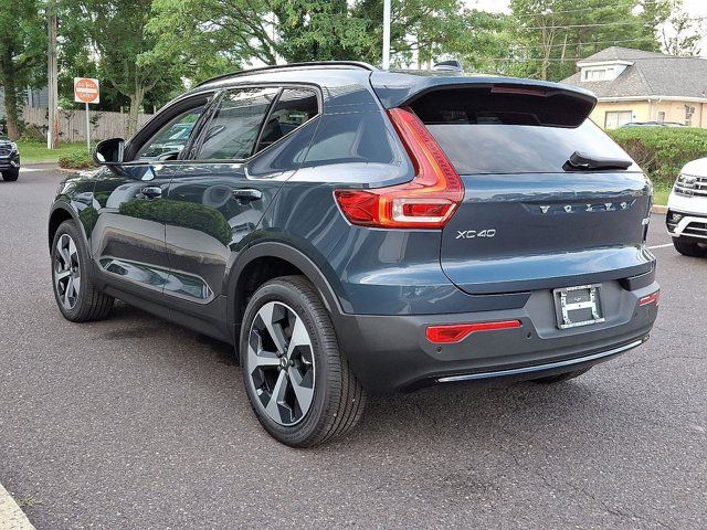 2026 Volvo XC40 Core