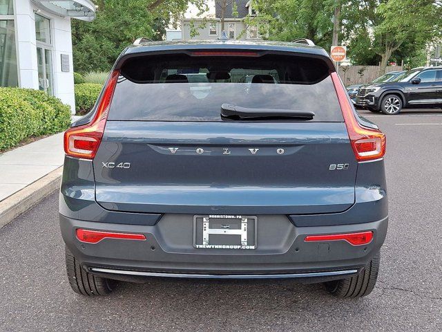 2026 Volvo XC40 Core