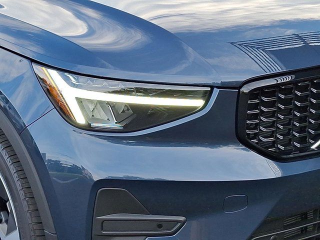 2026 Volvo XC40 Core