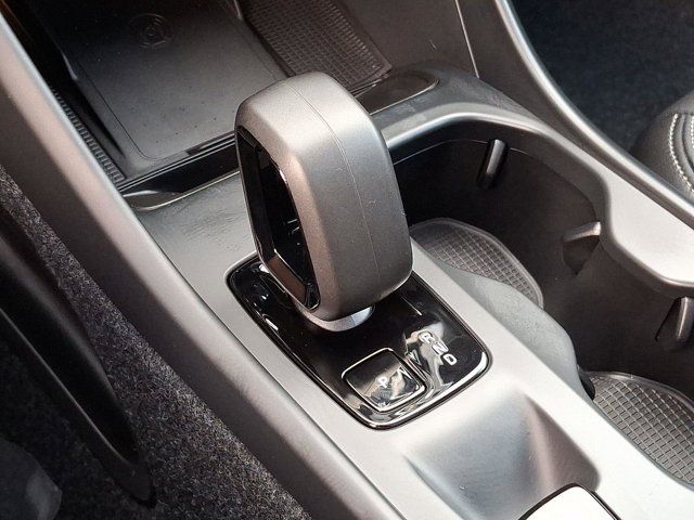 2026 Volvo XC40 Core