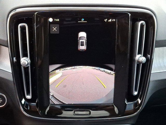 2026 Volvo XC40 Core