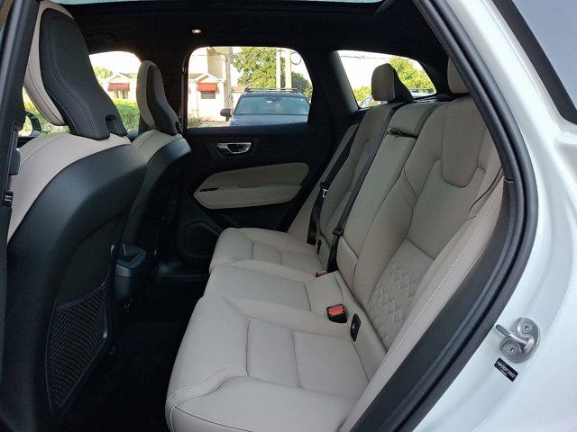 2026 Volvo XC60 Plus