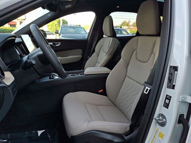 2026 Volvo XC60 Plus