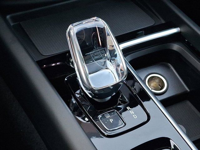2026 Volvo XC60 Plus