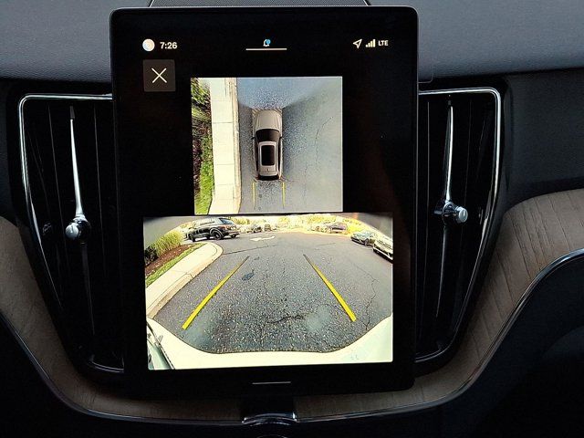 2026 Volvo XC60 Plus
