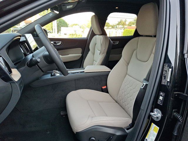 2026 Volvo XC60 Plus