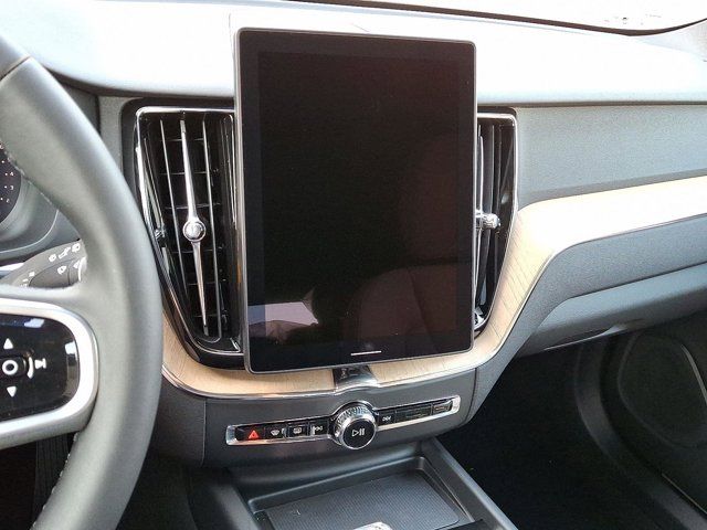 2026 Volvo XC60 Plus
