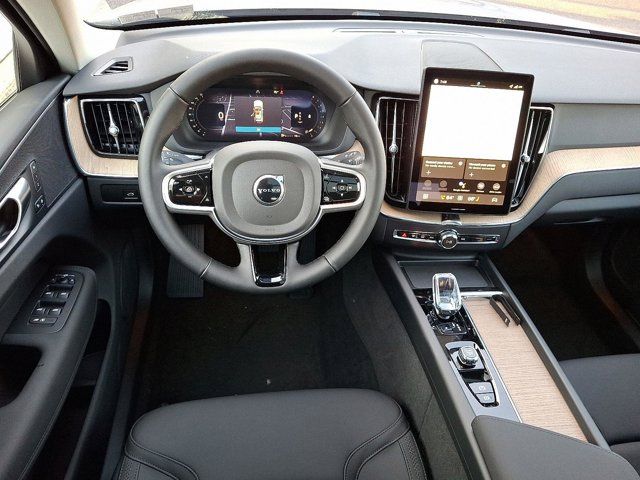 2026 Volvo XC60 Plus