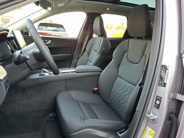 2026 Volvo XC60 Plus