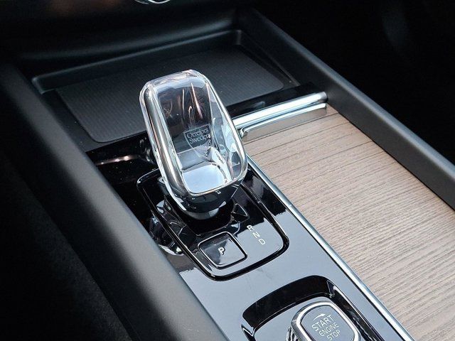 2026 Volvo XC60 Plus