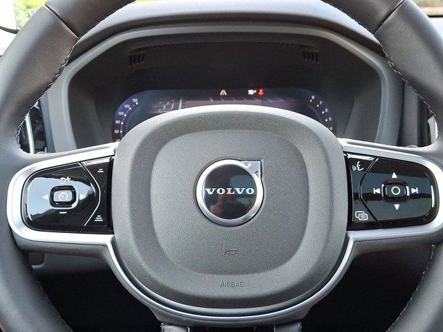 2026 Volvo XC60 Plus