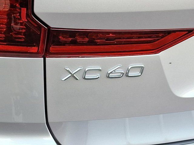 2026 Volvo XC60 Plus