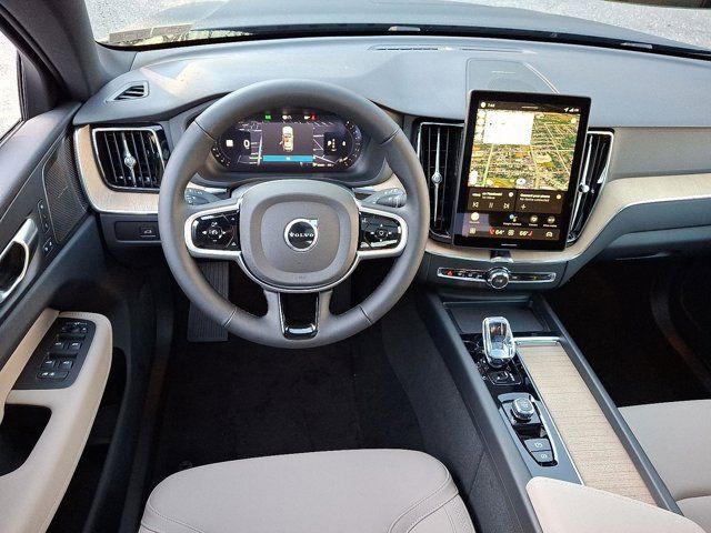 2026 Volvo XC60 Plus