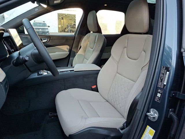 2026 Volvo XC60 Plus