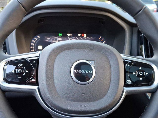 2026 Volvo XC60 Plus