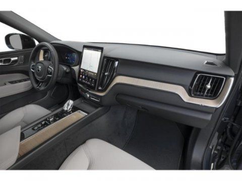 2026 Volvo XC60 Plus