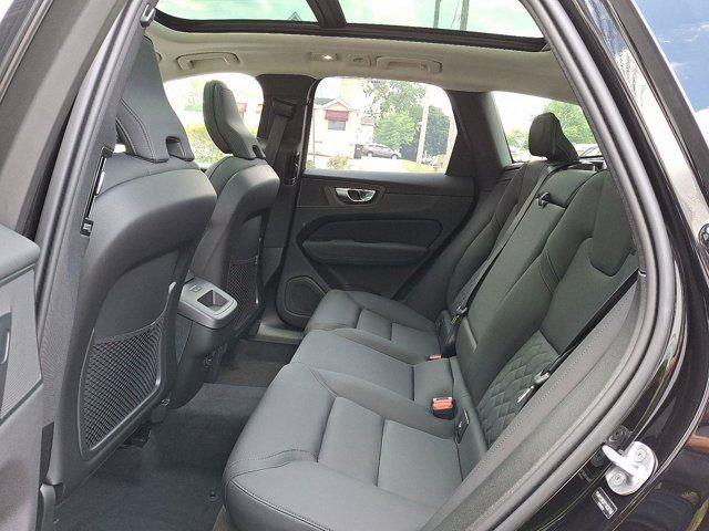 2026 Volvo XC60 Plus