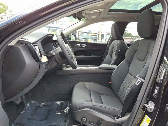 2026 Volvo XC60 Plus