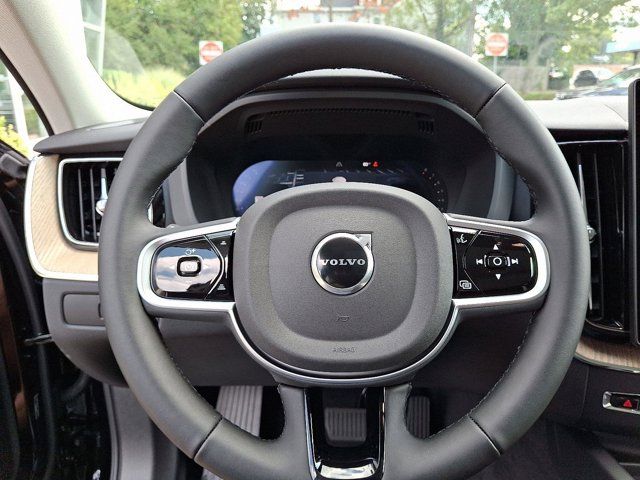 2026 Volvo XC60 Plus