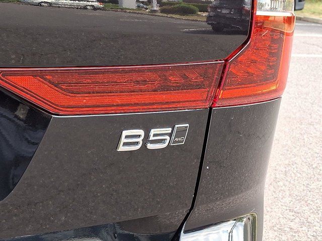 2026 Volvo XC60 Plus