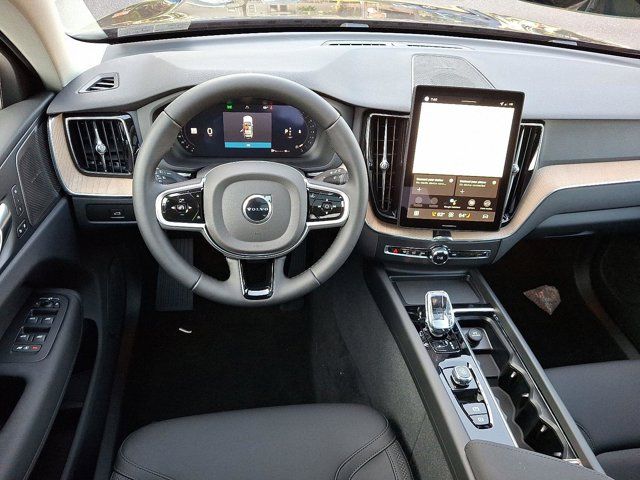 2026 Volvo XC60 Plus
