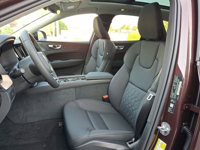 2026 Volvo XC60 Plus