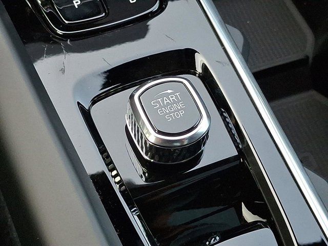 2026 Volvo XC60 Plus