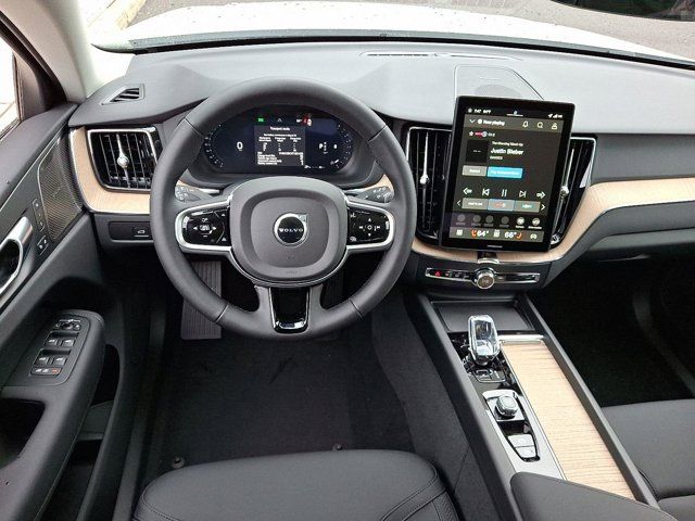 2026 Volvo XC60 Plus