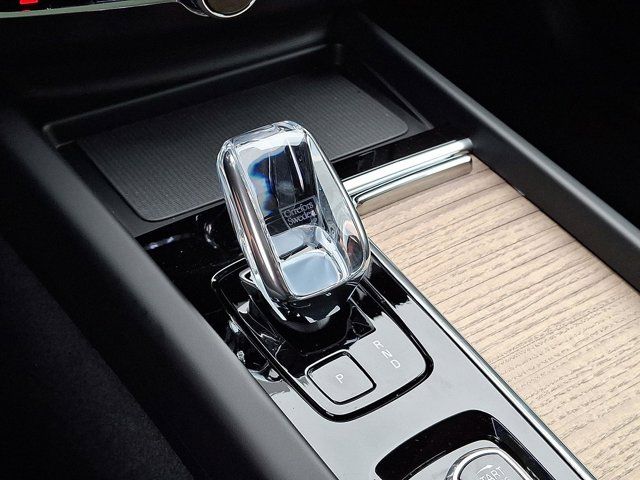 2026 Volvo XC60 Plus