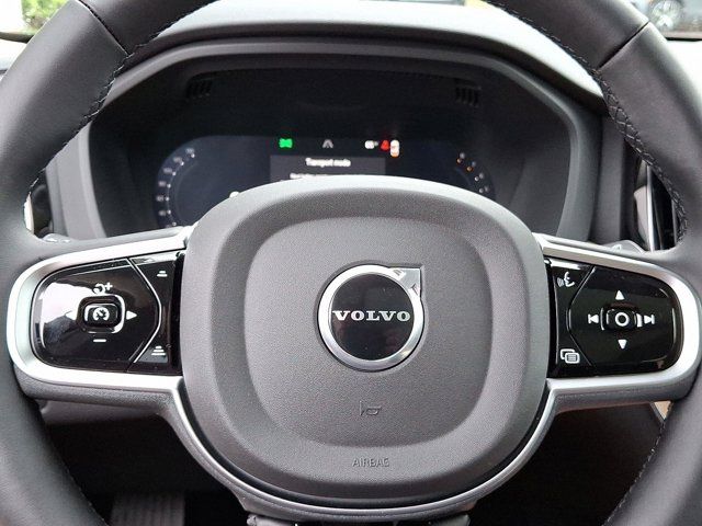 2026 Volvo XC60 Plus