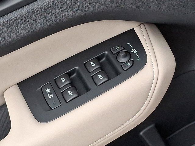 2026 Volvo XC60 Core