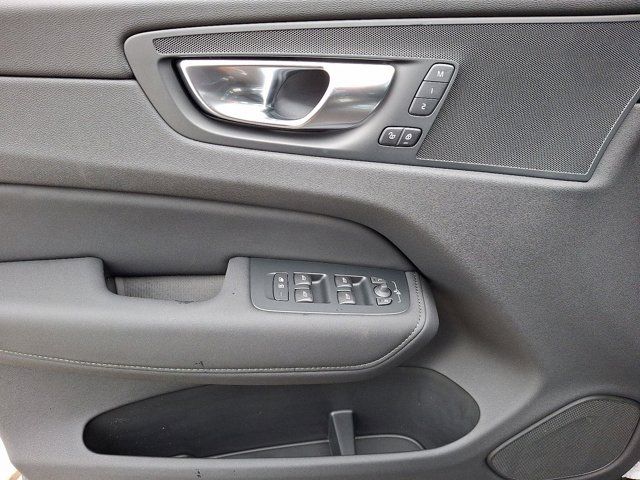 2026 Volvo XC60 Core