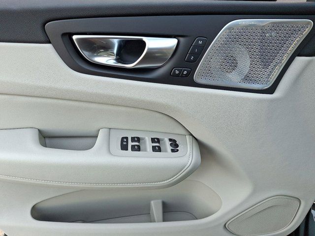 2026 Volvo XC60 Plug-In Hybrid Ultra