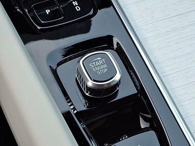 2026 Volvo XC60 Plug-In Hybrid Ultra