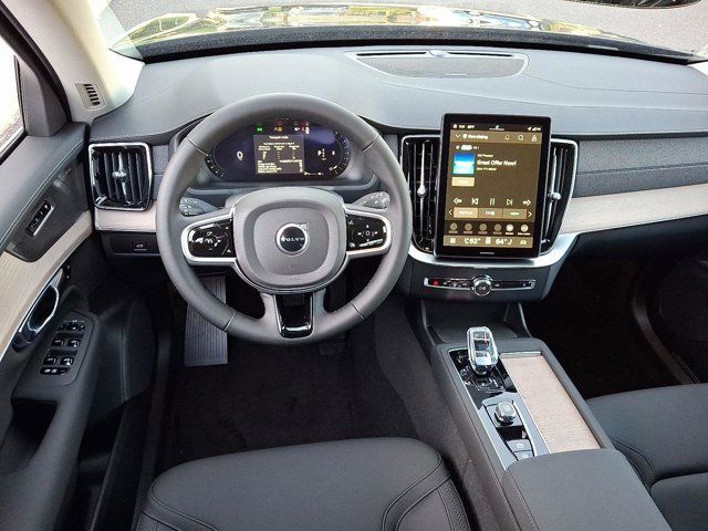 2026 Volvo XC90 Plus