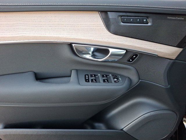2026 Volvo XC90 Plus