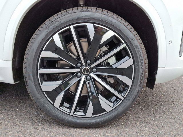 2026 Volvo XC90 Plus