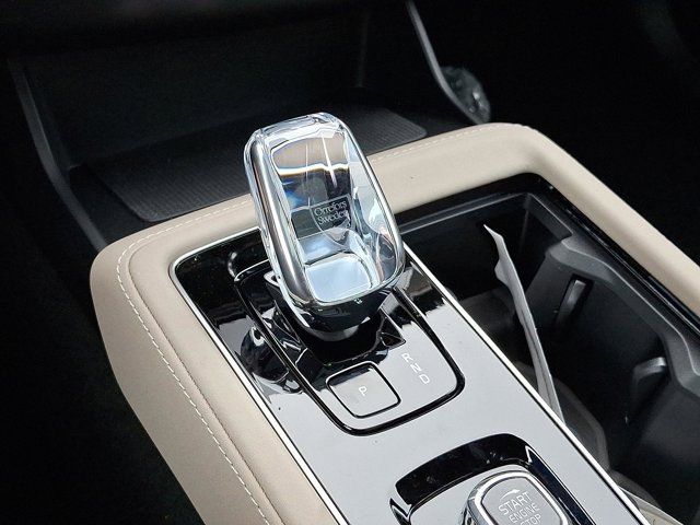 2026 Volvo XC90 Plus