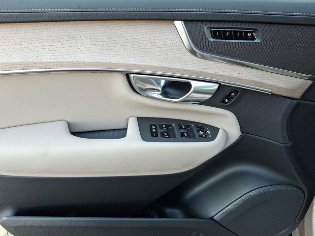 2026 Volvo XC90 Core
