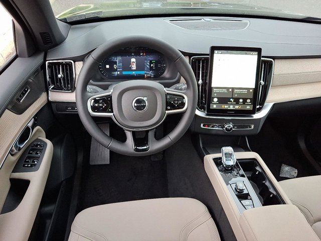 2026 Volvo XC90 Plug-In Hybrid Plus