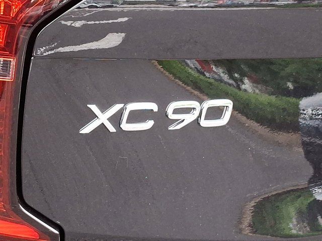 2026 Volvo XC90 Plug-In Hybrid Plus
